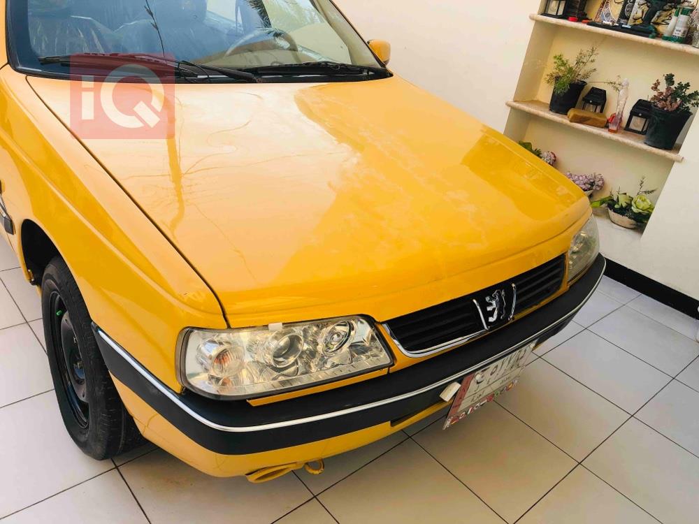 Peugeot 405